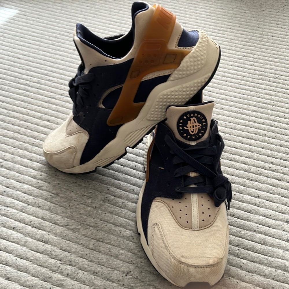 Air Huarache by Nike